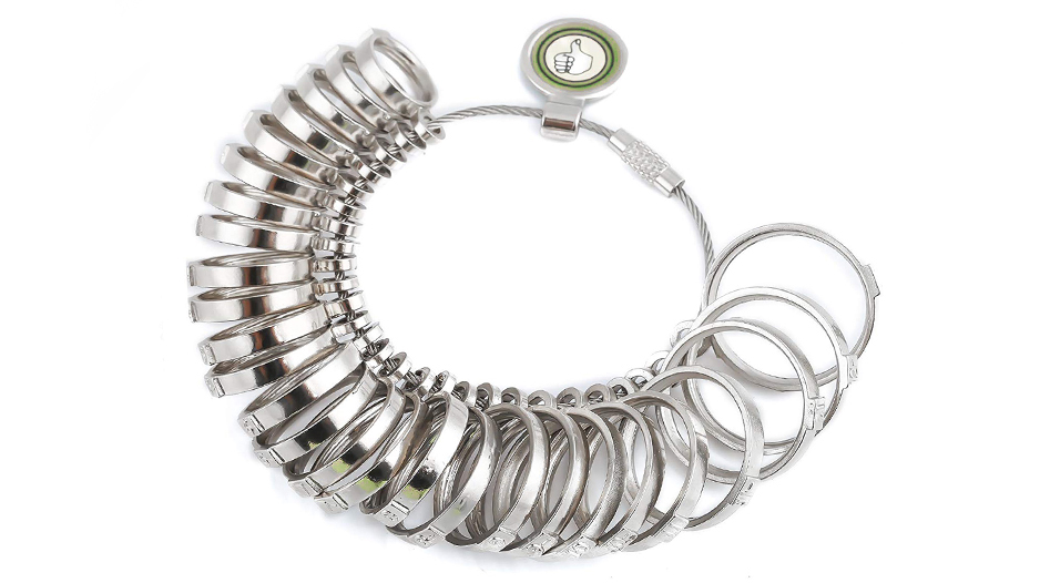 A-metal-ring-size-mesurator